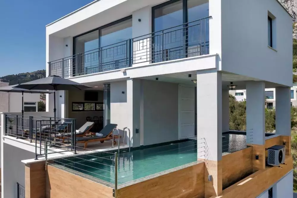 Villa 330m² in Croatia, Makarska. Priced at 1000000€ rent photo-8