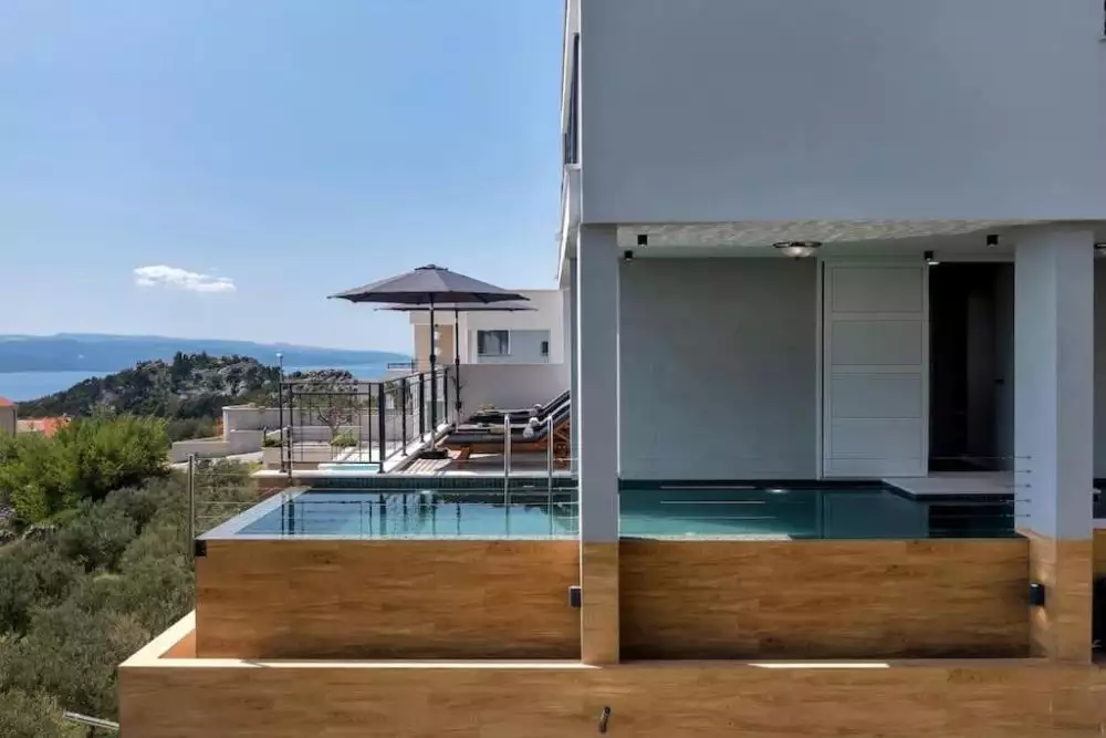 Villa 330m² in Croatia, Makarska. Priced at 1000000€ rent photo-9