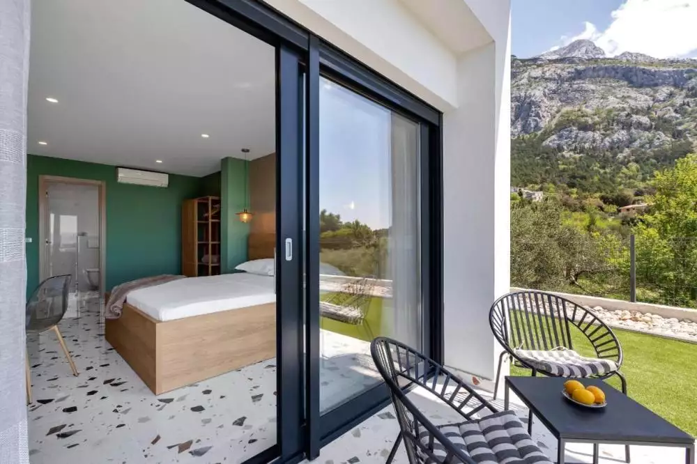 Villa 330m² in Croatia, Makarska. Priced at 1000000€ rent photo-22