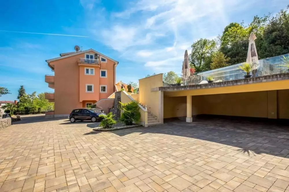 Hotels 700m² in Croatia, Lovran. Priced at 3700000€ rent photo-3