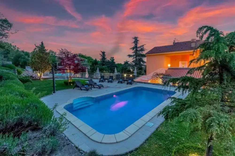 Hotels 700m² in Croatia, Lovran. Priced at 3700000€ rent photo-4