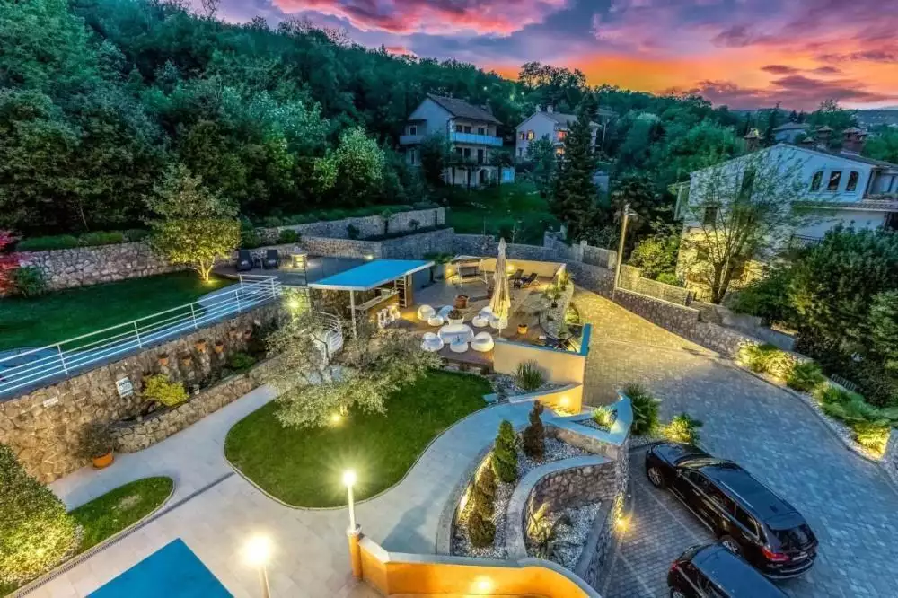 Hotels 700m² in Croatia, Lovran. Priced at 3700000€ rent photo-5
