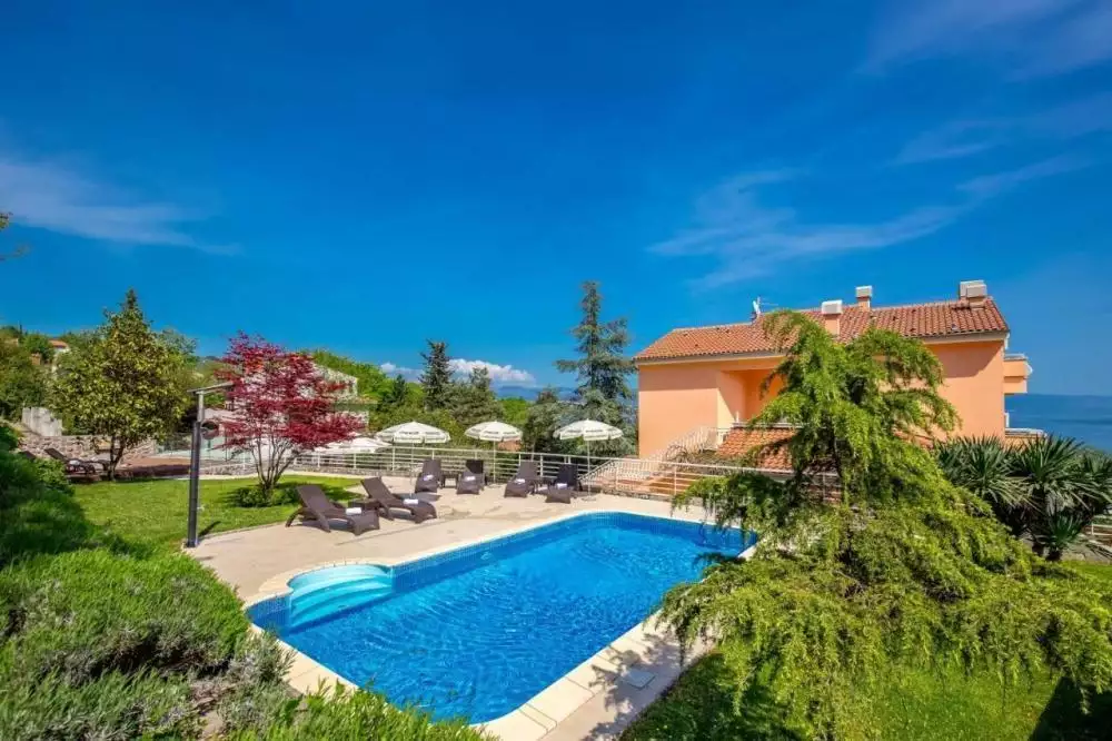 Hotels 700m² in Croatia, Lovran. Priced at 3700000€ rent photo-14
