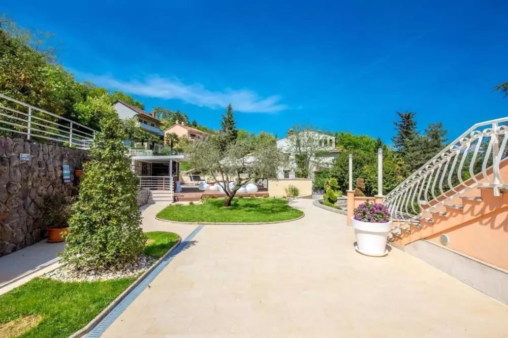 Hotels 700m² in Croatia, Lovran. Priced at 3700000€ rent photo-17