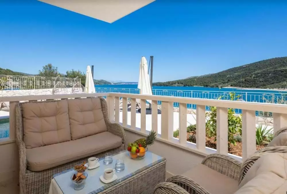 Hotels 440m² in Spain, La Marina. Priced at 2000000€ rent photo-4