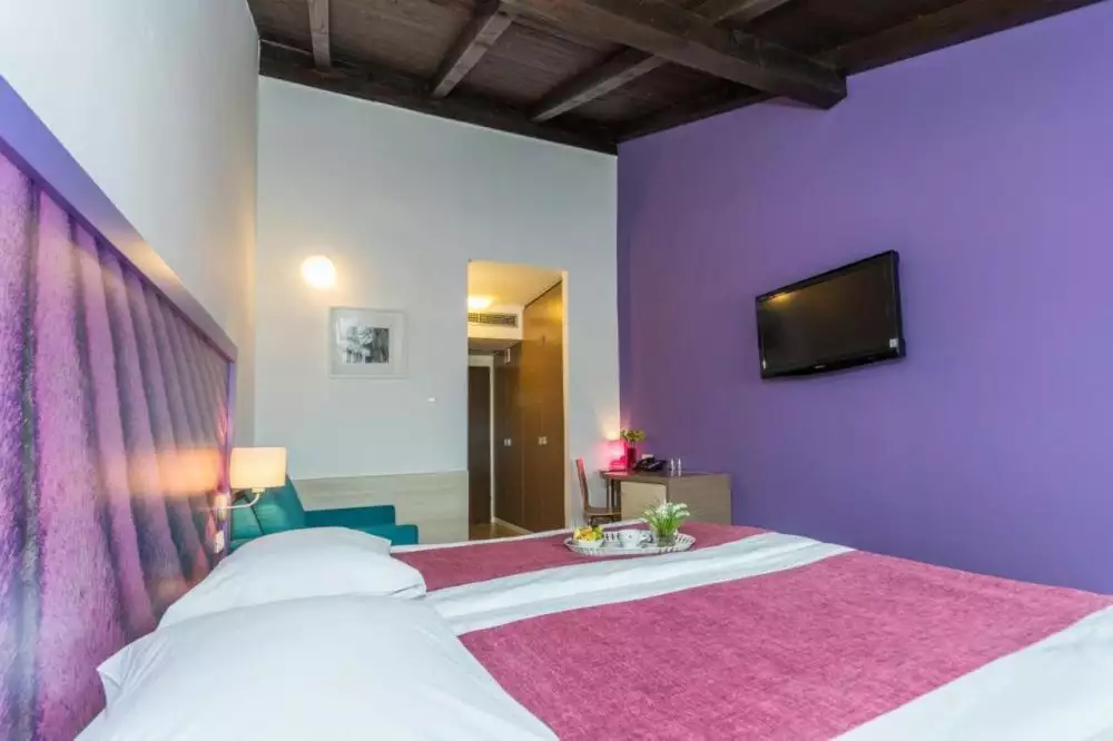 Hotels 1m² in Croatia, Porec. Priced at 2900000€ rent photo-2