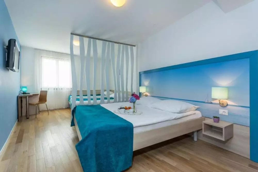 Hotels 1m² in Croatia, Porec. Priced at 2900000€ rent photo-3