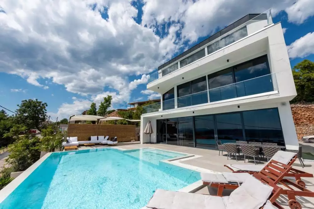 Villa 300m² in Croatia, Crikvenica. Priced at 1200000€ rent photo-1