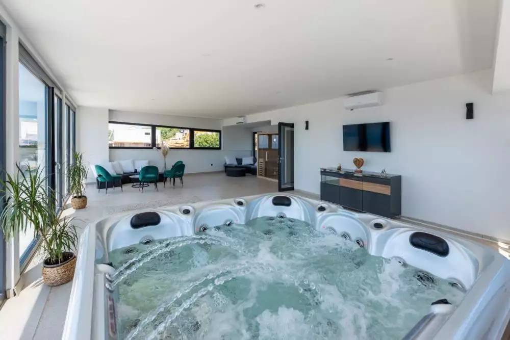 Villa 300m² in Croatia, Crikvenica. Priced at 1200000€ rent photo-8