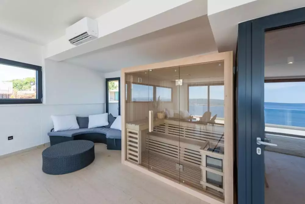 Villa 300m² in Croatia, Crikvenica. Priced at 1200000€ rent photo-12