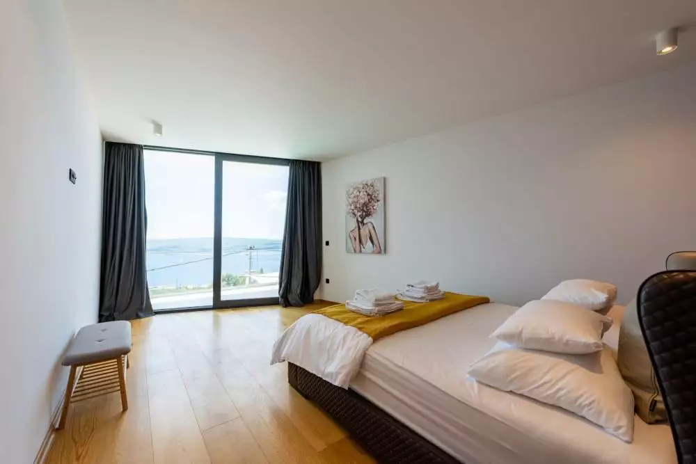 Villa 300m² in Croatia, Crikvenica. Priced at 1200000€ rent photo-19