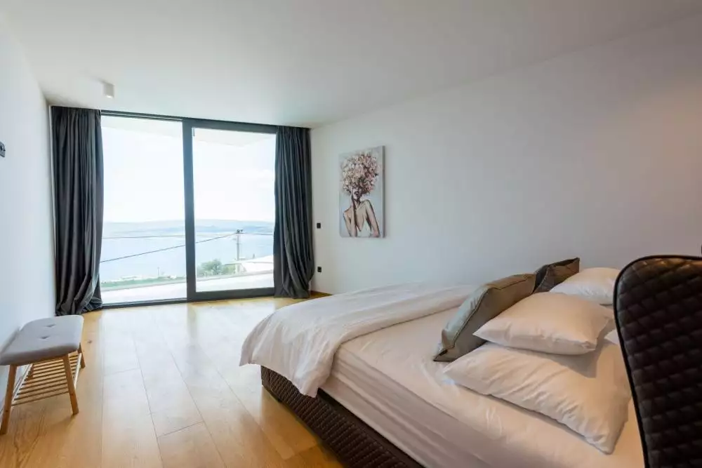Villa 300m² in Croatia, Crikvenica. Priced at 1200000€ rent photo-22