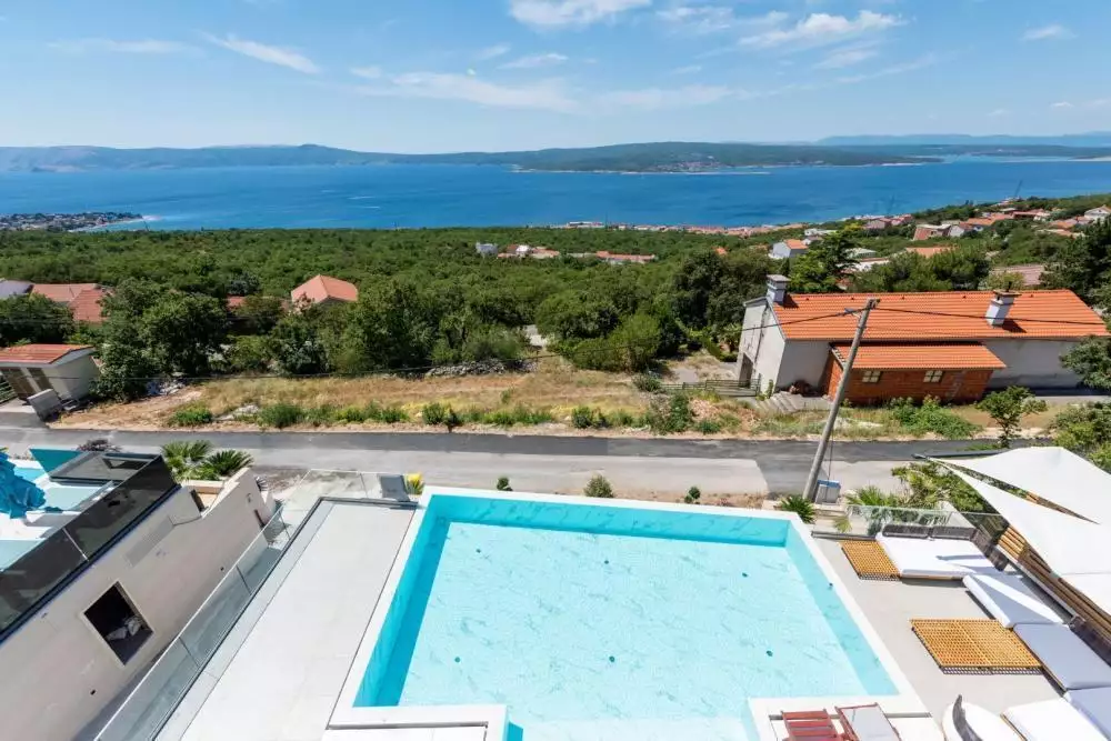 Villa 300m² in Croatia, Crikvenica. Priced at 1200000€ rent photo-25