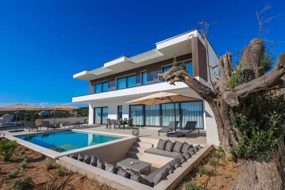 Villa 263m² in Croatia, Novalja. Priced at 1420000€ rent photo-3