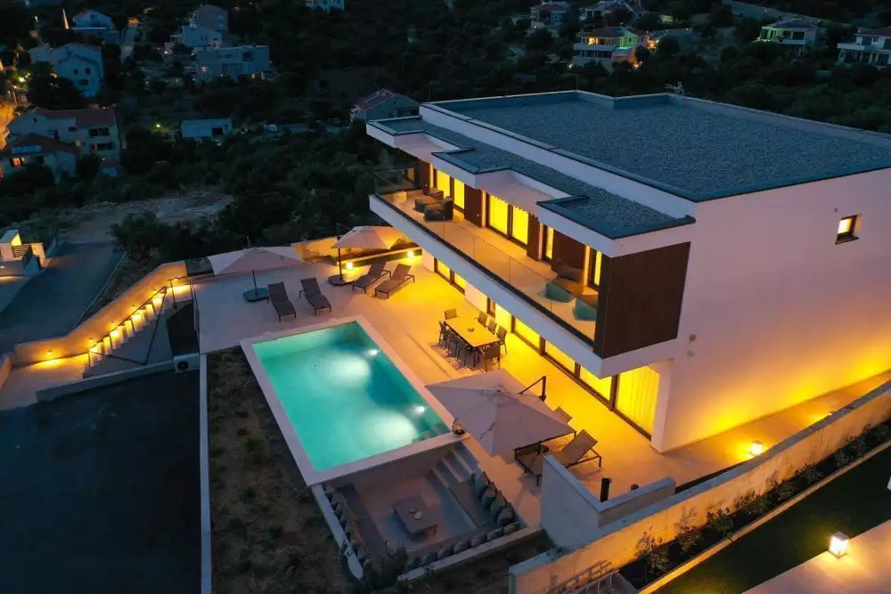 Villa 263m² in Croatia, Novalja. Priced at 1420000€ rent photo-4