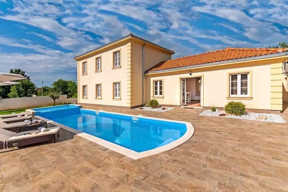 Villa 180m² in Croatia, Barban. Priced at 830000€ rent photo-3