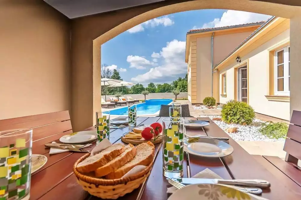 Villa 180m² in Croatia, Barban. Priced at 830000€ rent photo-7