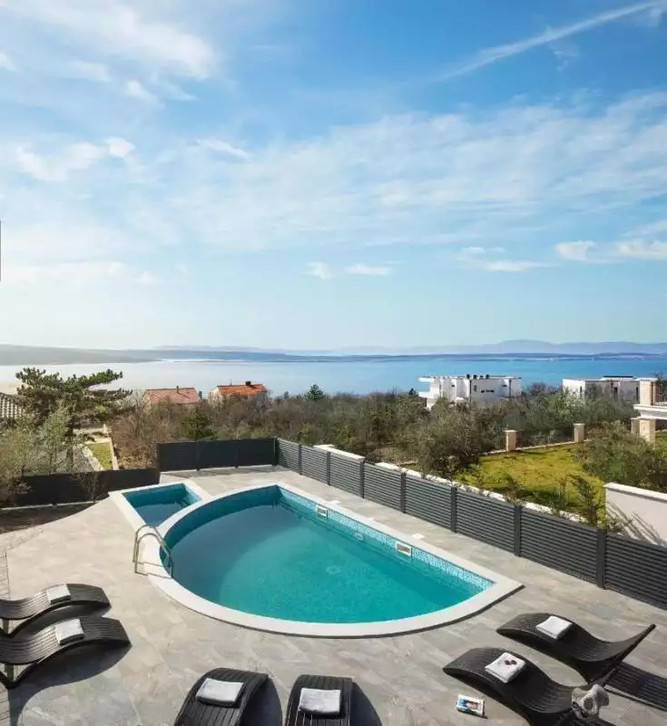 Villa 585m² in Croatia, Crikvenica. Priced at 2250000€ rent photo-1