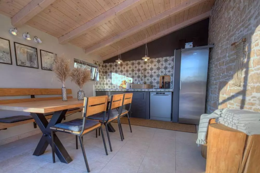 Villa 136m² in Croatia, Kanfanar. Priced at 600000€ rent photo-6