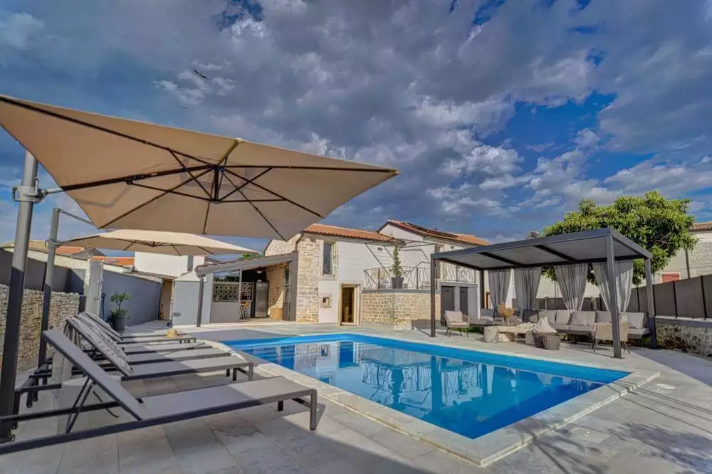Villa 136m² in Croatia, Kanfanar. Priced at 600000€ rent photo-25