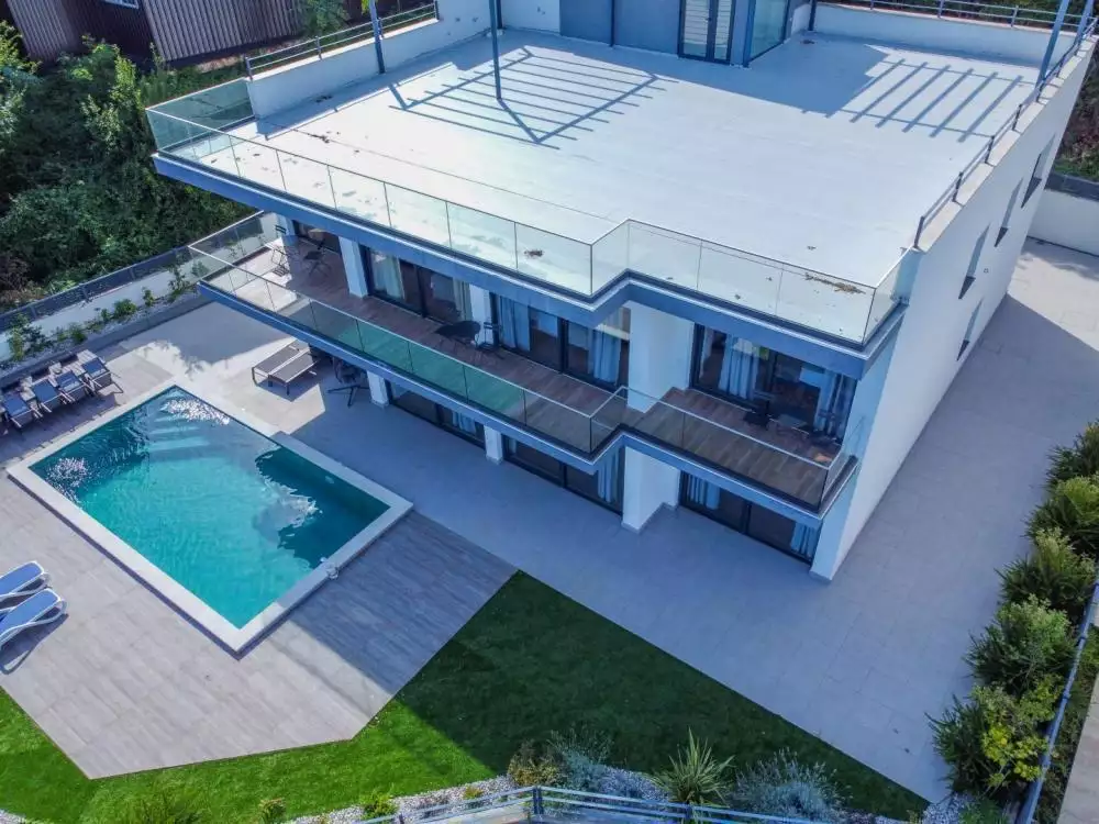 Villa 400m² in Croatia, Opatija. Priced at 1750000€ rent photo-3
