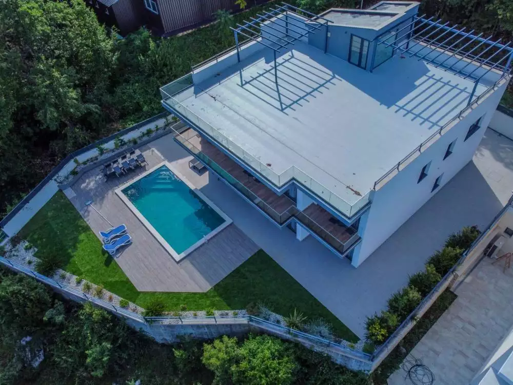 Villa 400m² in Croatia, Opatija. Priced at 1750000€ rent photo-4