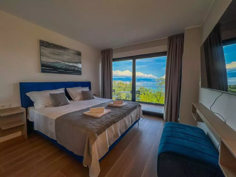 Villa 400m² in Croatia, Opatija. Priced at 1750000€ rent photo-14