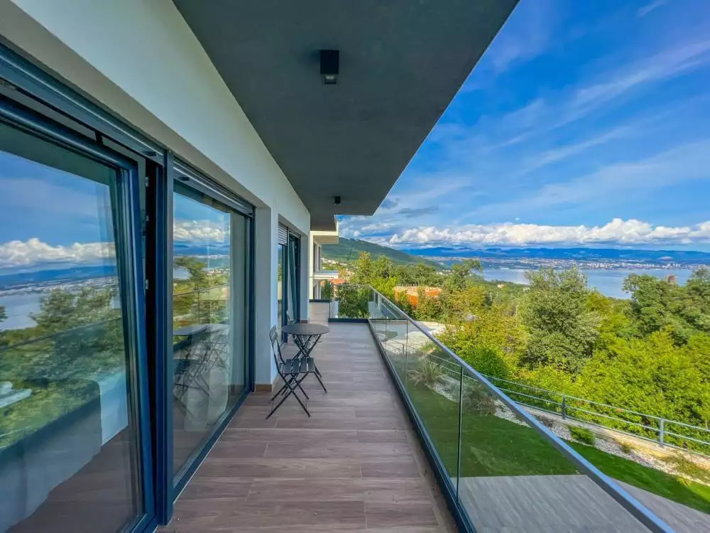 Villa 400m² in Croatia, Opatija. Priced at 1750000€ rent photo-16