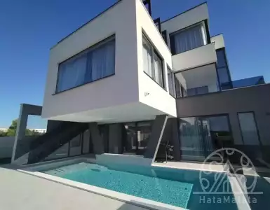 Buy in Croatia for 2270000€