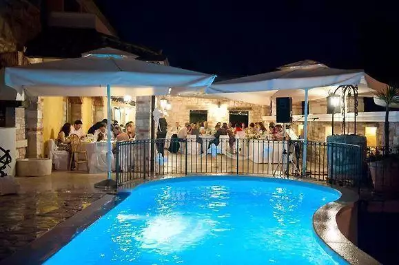 Hotels 800m² in Croatia, Umag. Priced at 1800000€ rent photo-1
