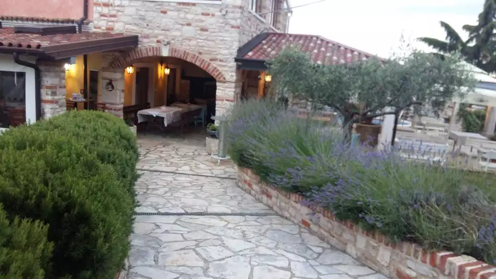 Hotels 800m² in Croatia, Umag. Priced at 1800000€ rent photo-3