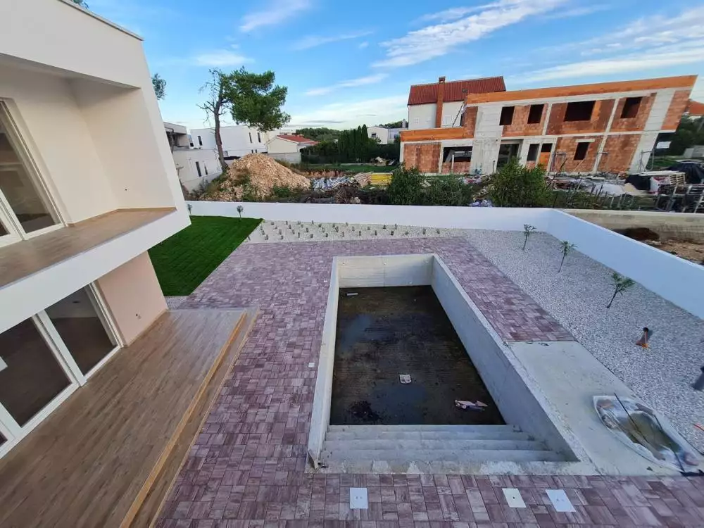 Villa 165m² in Croatia, Zaton. Priced at 695000€ rent photo-3