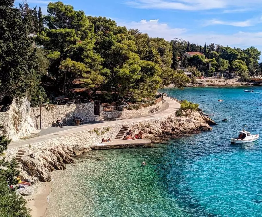 Villa 828m² in Croatia, Solta. Priced at 3900000€ rent photo-11