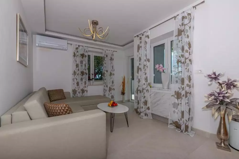 Hotels 440m² in Croatia, Crikvenica. Priced at 1350000€ rent photo-20