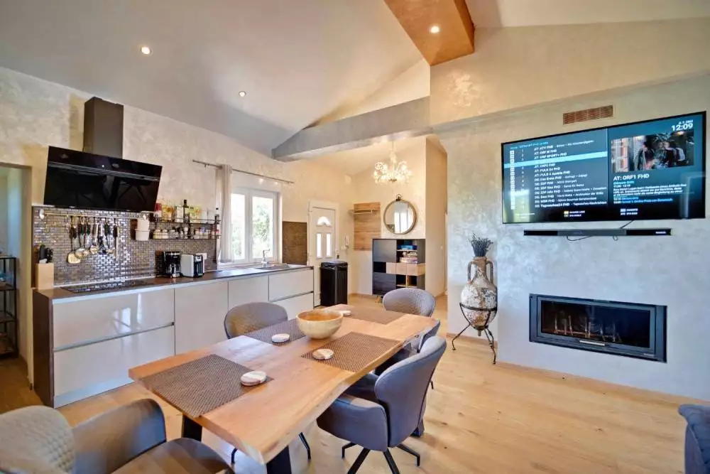 Villa 165m² in Croatia, Novigrad. Priced at 1100000€ rent photo-10