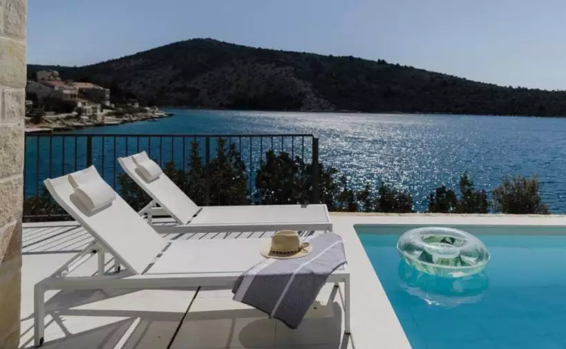 Villa 300m² in Croatia, Vinisce. Priced at 2800000€ rent photo-7
