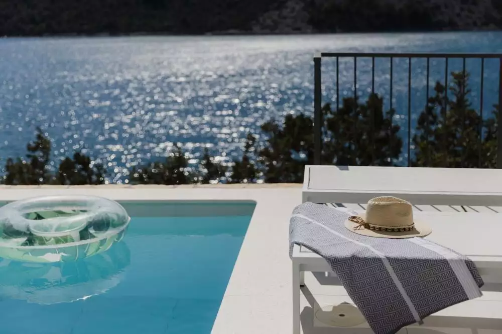 Villa 300m² in Croatia, Vinisce. Priced at 2800000€ rent photo-8