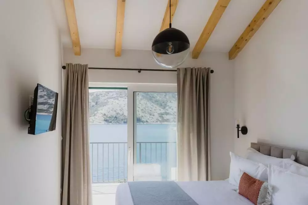 Villa 300m² in Croatia, Vinisce. Priced at 2800000€ rent photo-17