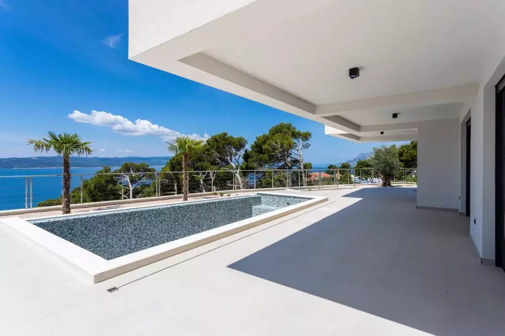Villa 386m² in Croatia, Brela. Priced at 1550000€ rent photo-1