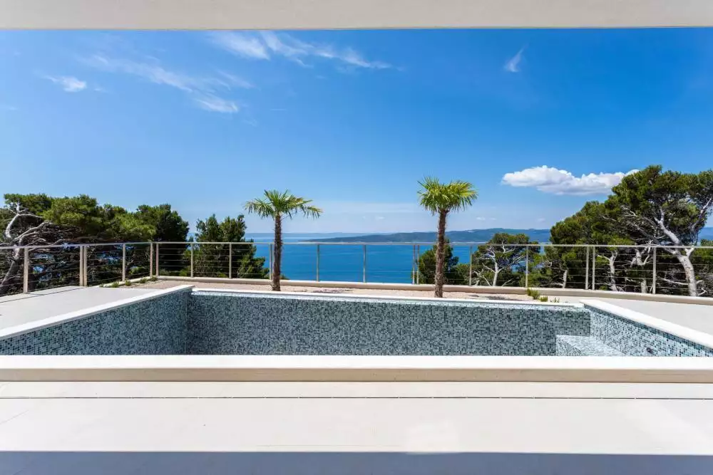 Villa 386m² in Croatia, Brela. Priced at 1550000€ rent photo-7