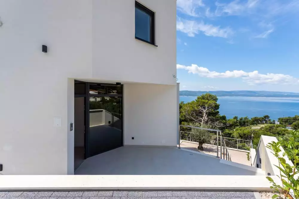 Villa 386m² in Croatia, Brela. Priced at 1550000€ rent photo-15