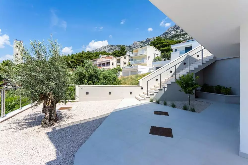 Villa 386m² in Croatia, Brela. Priced at 1550000€ rent photo-23