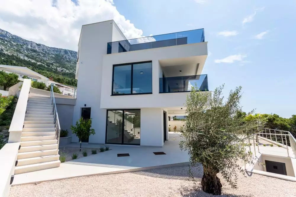 Villa 386m² in Croatia, Brela. Priced at 1550000€ rent photo-24