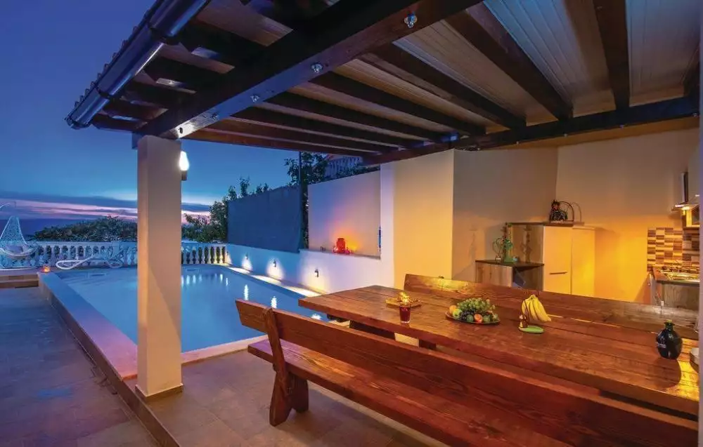 Hotels 335m² in Croatia, Crikvenica. Priced at 699000€ rent photo-5