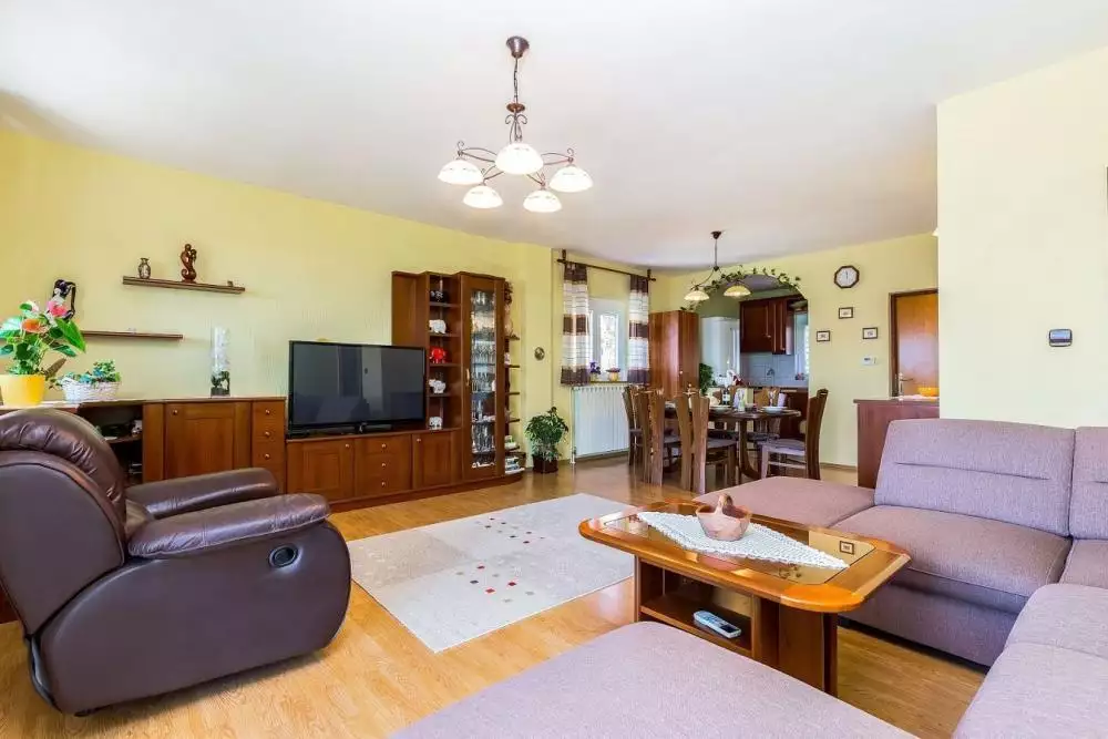 Hotels 335m² in Croatia, Crikvenica. Priced at 699000€ rent photo-8