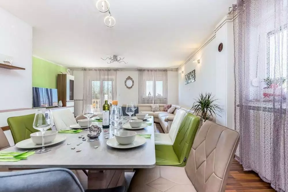 Hotels 335m² in Croatia, Crikvenica. Priced at 699000€ rent photo-12