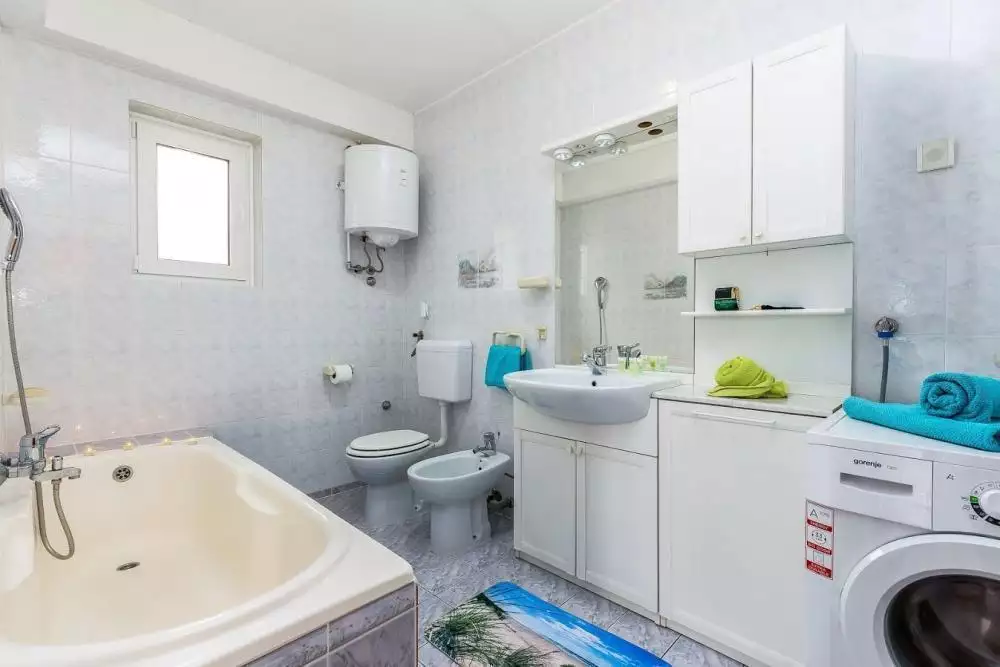 Hotels 335m² in Croatia, Crikvenica. Priced at 699000€ rent photo-18