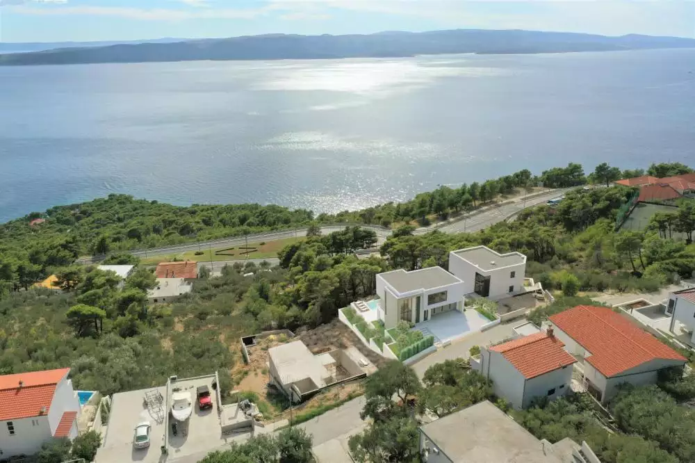 Villa 302m² in Croatia, Brela. Priced at 1920000€ rent photo-5