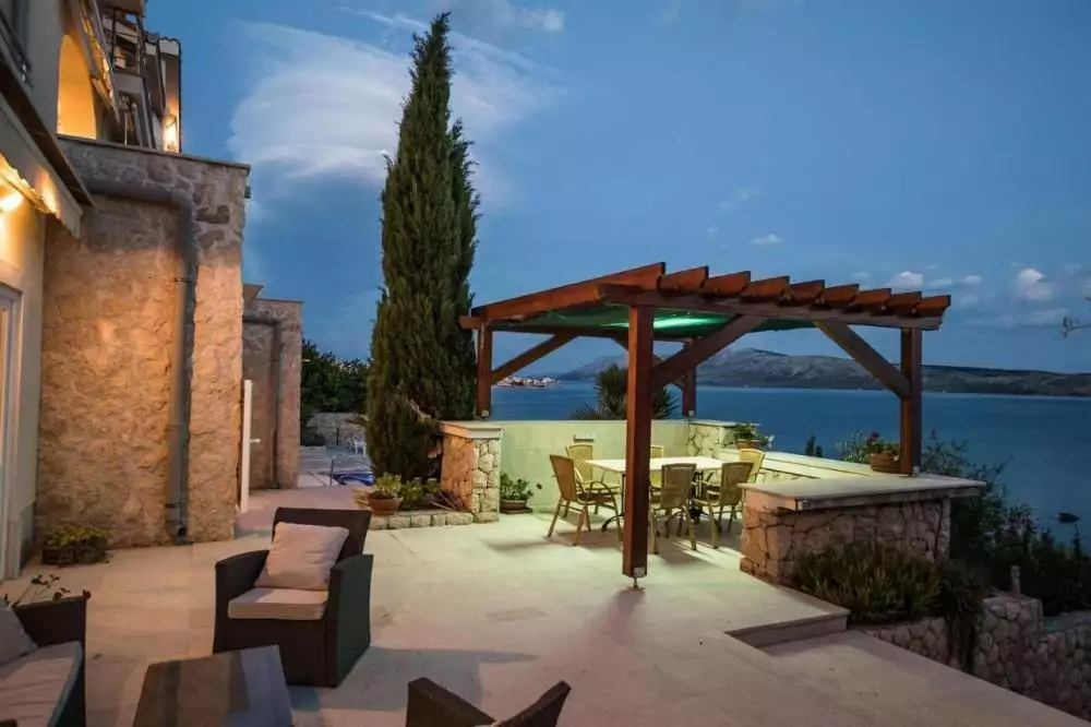 Hotels 593m² in Croatia, Novalja. Priced at 1400000€ rent photo-7