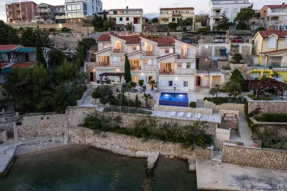 Hotels 593m² in Croatia, Novalja. Priced at 1400000€ rent photo-25